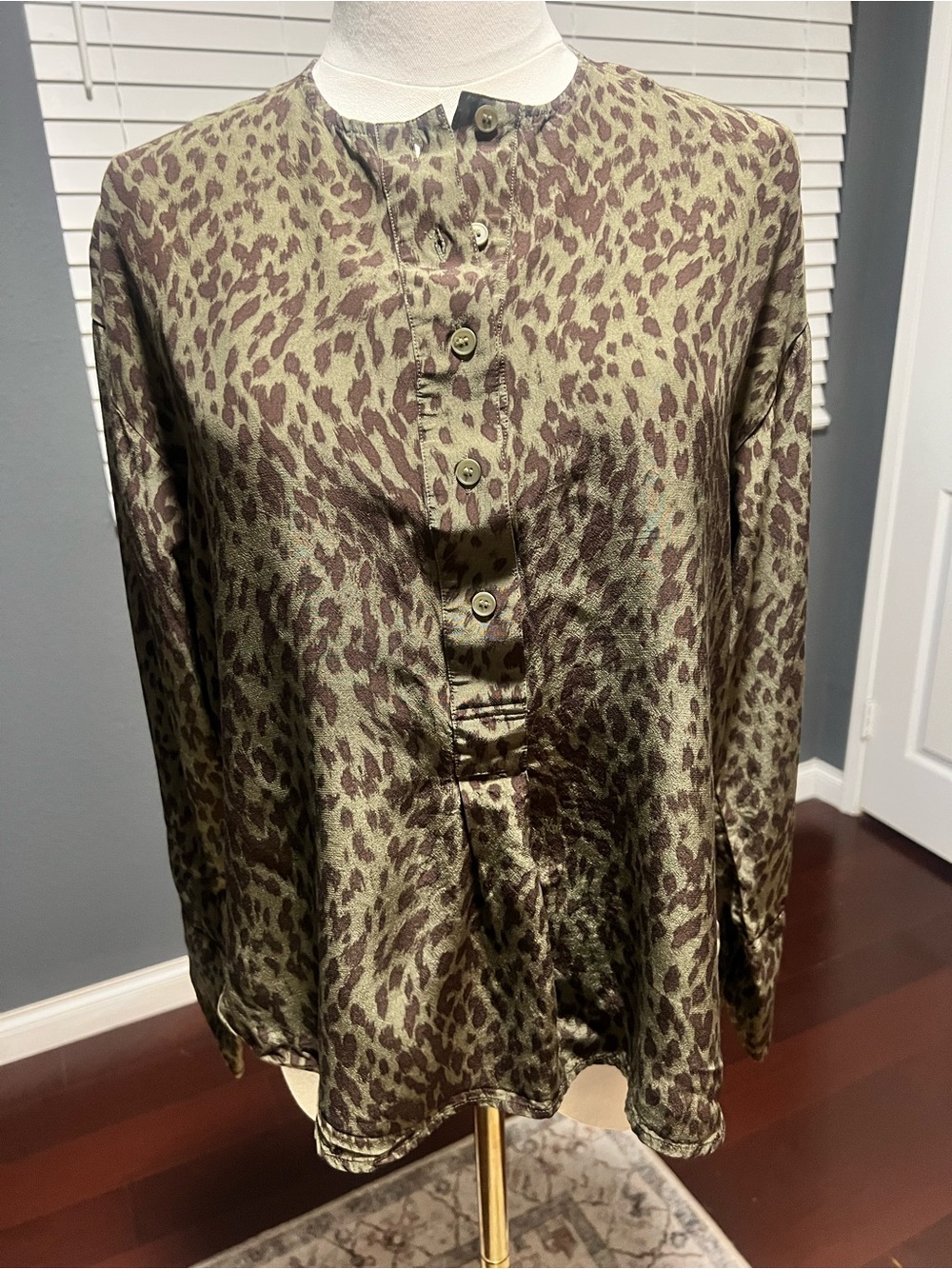 Ladies Olive Green and Brown Leopard Print Button-Up Shirt. Size XS